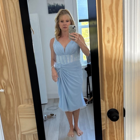 I wore it once - Picture 3 of 3